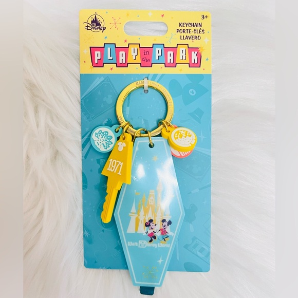 Disneyworld Play in the Park Key Chain - Picture 2 of 5